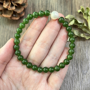 Bijoux élégants en pierre naturelle pour le calme et la positivité, breloque vintage en perles de jade de Taiwan pour Valentient - Product Image 3