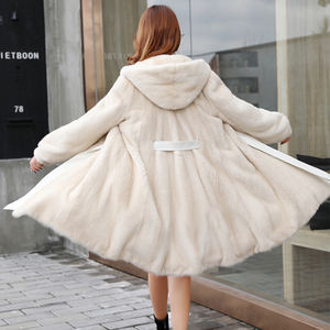 <span class=keywords><strong>Cappotto</strong></span> di <span class=keywords><strong>pelliccia</strong></span> di visone con cappuccio lungo e dimagrante alla moda da donna Casual inverno con bottoni con decorazione a bottoni <span class=keywords><strong>tipo</strong></span> di prodotto intero cappotti da donna - Product Image 4