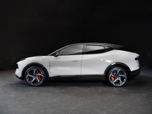 Super Luxury Chinese Ev Fashion Design <strong>Fast</strong> Electric Vehicle <strong>ELETRE</strong> 4X4 Drive Electric <strong>Cars</strong> - Product Image 2
