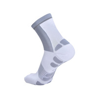 Chaussettes de compression sportives professionnelles pour adultes, avec coussinets doux, soutien de la voûte plantaire côtelé, respirantes, anti-transpiration, logo tricoté personnalisé ODM