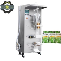 Volledig automatische zijdelingse verzegelingsmachine voor vloeibare sachets met PLC-systeem voor het verpakken van sap, melk, ketchup, kokoswater, ijsvloeistof en andere vloeibare producten.