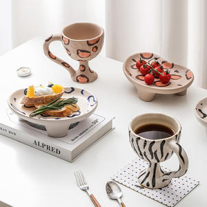 Verre à vin en céramique fait main, tasse à collation sculptée à la main, tasse à dessert rétro, tasse à glace, gobelet décoratif de niche Instagram - Product Image 6