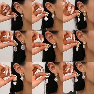 Boucles d'oreilles en perles baroques Jingciren Boutique, style vintage français, pour femmes, bijoux transfrontaliers européens et américains, idéales pour les vacances - Product Image 1