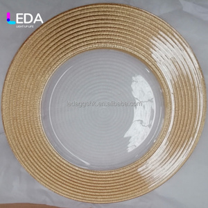 Plato de Vidrio Dorado con Diseño en Espiral LEDA, Plato para Cena con Patrón en Espiral para Decoración de Bodas - Product Image 3