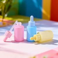 Bouteilles en verre givré à épaule plate avec compte-gouttes pour sérum de soin de la peau et huile essentielle, personnalisables avec logo imprimé