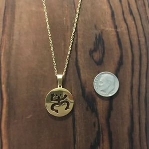 Delicado collar con colgante de Coqui Taino chapado en oro de 18K, collar de Puerto Ricon, joyería Coqui Taino, joyería de Puerto Rico, joyería de playa - Product Image 2