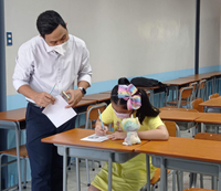 Bureau et chaise d'école bon marché pour un seul étudiant, table et chaise pour salle de classe, ensemble de bureau pour l'école primaire, mobilier scolaire