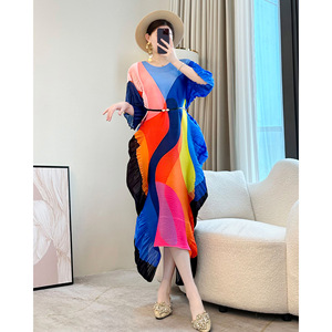 Miyake kadın High-End yaz gökkuşağı kontrast renk pileli gevşek zayıflama tasarım zemin uzunluğu tombul kızlar için sahil - Product Image 1