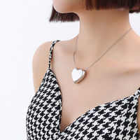 Vente chaude en acier inoxydable plaqué or collier pendentif plaque de grain irrégulier collier en forme de coeur