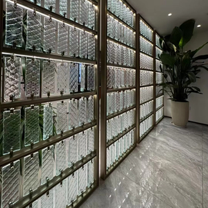 Écran de protection de la vie privée et séparateur de pièce avec grille en acier au carbone découpée au laser, design Art Déco, finition rouge rouillé, construction durable - Product Image 1