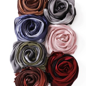 Sciarpa Plissettata Multicolore alla Moda, Scialle Stropicciato, Hijab a Righe, Colori Estetici - Product Image 5