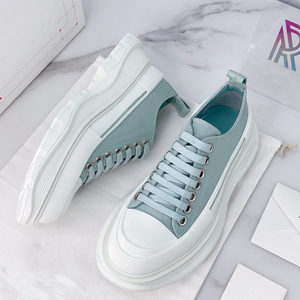 Chaussures de créateur de luxe pour femmes, baskets en toile tendance, logo personnalisé, chaussures plates blanches de style marche, chaussures décontractées à lacets et semelle épaisse pour hommes - Product Image 6