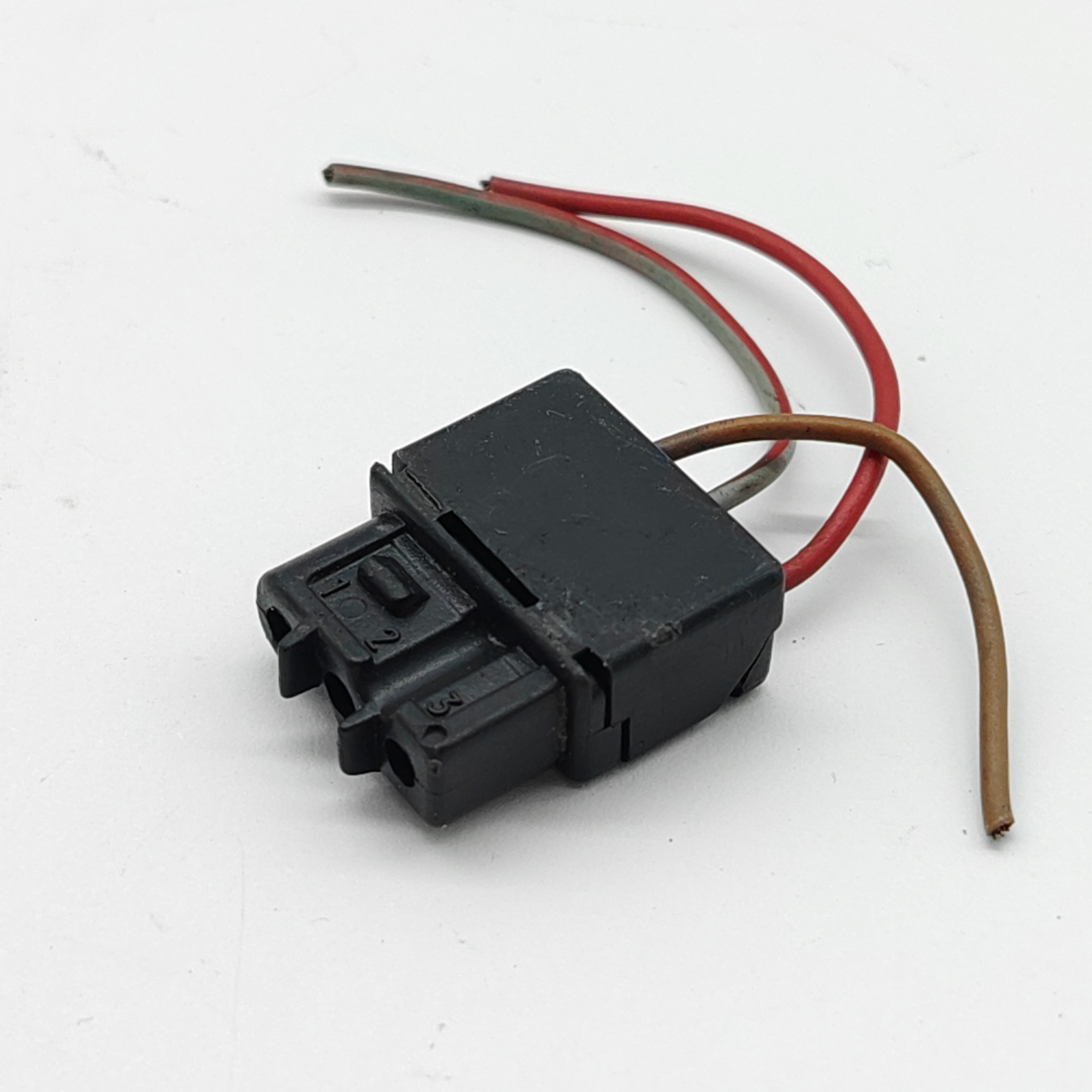 Automotive Waterproof Wire Harness Connector for Car Connector Plug 3-Pin Female CT3-0187M