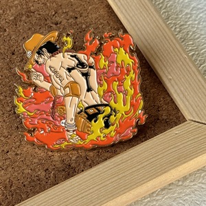 Venta al por mayor de esmalte suave mexicano solapa Pino Anime Pin una pieza puño de <span class=keywords><strong>fuego</strong></span> Ace esmalte Pin - Product Image 4