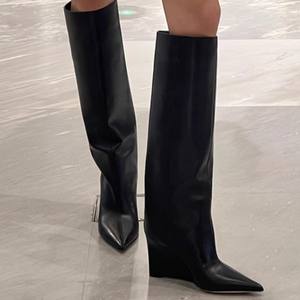 Nouvelles Bottes Hautes Femme Automne-Hiver 2025 à Bout Pointu, Coupe Droite Ajustée pour Mollets Larges, Talon Compensé, Style Équestre - Product Image 1