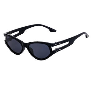 Lunettes de soleil ovales de style européen pour femmes, verres PC UV400, monture noire, protection solaire classe 2, vente en gros transfrontalière - Product Image 3