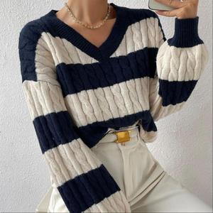 Dames casual herfstmode trui met lange mouwen, V-hals, zwart-witte strepen, kleurblok, kabelgebreide kasjmierwol - Product Image 2