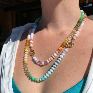 Collier en acier inoxydable plaqué or avec pierre naturelle arc-en-ciel de haute qualité pour les vacances, bijoux faits à la main à la mode pour femmes - Product Image 1