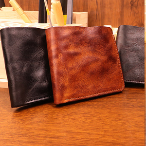 Portefeuille en cuir de vachette naturel de qualité supérieure pour hommes et femmes, avec surface teinte à la main et plusieurs emplacements pour cartes - Product Image 5