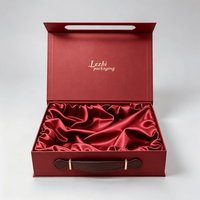 Valise cosmétique magnétique de luxe personnalisable avec logo, mallette cadeau, boîte en papier noir pour vêtements avec poignée, fournisseur d'emballages