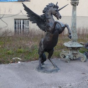 Grande Scultura di Cavallo in Bronzo Surrealista, Statua d'Arte Astratta per Giardino e Spazi Pubblici - Product Image 3