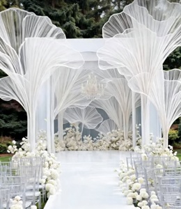 Arco di Fiori Giganti in Organza Fatto a Mano H783, Sfondo di Lusso per Matrimoni, Installazione Artistica in Tessuto Personalizzata per <span class=keywords><strong>Eventi</strong></span> all'Aperto e al Chiuso - Product Image 2