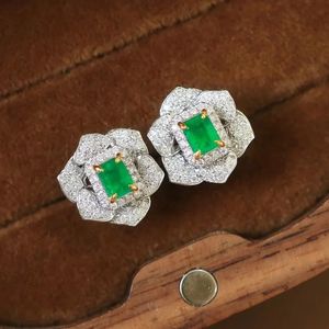 Xinfly18K Gold Flower Shape 0.4ct Natural Diamond Earrings Vivid Green 0.6ct Natural <b>Emerald</b> <b>Studs</b> for Wedding Party Trendy Gift - Product Image 5