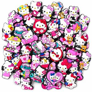 Prêt à expédier – 30 Breloques Croc en PVC souple de qualité supérieure, motif chaton blanc mignon de dessin animé avec nœud et robe rose, pour voiture, vélo, tasse à thé - Product Image 1