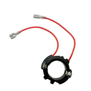 ปลั๊กยึดหลอดไฟ ADT H7 แบบเสียบใช้งานได้ทันที สำหรับหลอดไฟหน้ารถยนต์ LED พร้อมฝาครอบอะแดปเตอร์ - Product Image 1