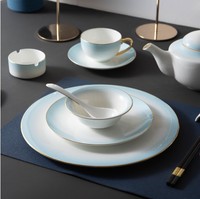 Service de table en porcelaine fine, blanc dégradé bleu, bord doré, vaisselle de luxe, assiette, bol à soupe, tasse à thé pour hôtel, restaurant, maison