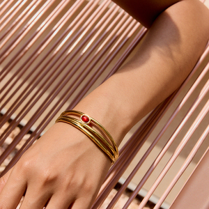 J & D 18K Vàng Tấm Thép Không Gỉ Vòng Đeo Tay Sang Trọng Màu Đỏ Đá Tự Nhiên Ba Lớp Hollow Mở <span class=keywords><strong>Bangle</strong></span> - Product Image 2