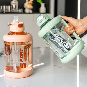 Bouteille d'eau de sport d'été avec paille, pour hommes et femmes, portable, 2100 ml, résistante aux hautes températures, grande capacité, en <span class=keywords><strong>PC</strong></span>, seau à eau - Product Image 1