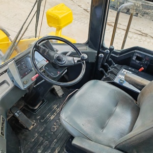Cargadora de Ruedas Komatsu 380 de Segunda Mano de Alta Calidad, Motor Komatsu Original, Cargadora Hidráulica WA380 para Minería, Puerto y Construcción - Product Image 5