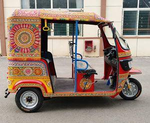 Nuevo Mototaxi Eléctrico Personalizado de 1800W, 4 Plazas, Triciclo de Pasajeros Estilo Bajaj TV - Product Image 4