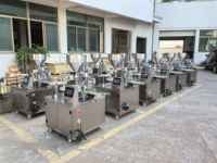 Machine de remplissage et de scellage automatique rotative multi-têtes pour yaourt, jus, lait et pâtes