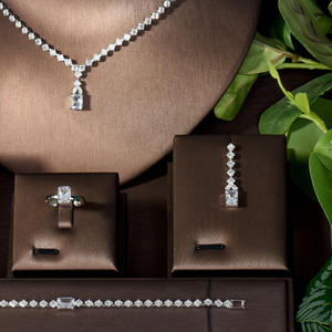 طقم مجوهرات يومي عصري قلادة وأقراط من الكريستال والزركونيا المكعب الفرنسي لتزيين حفلات الزفاف والعرائس للنساء S-91 - Product Image 3