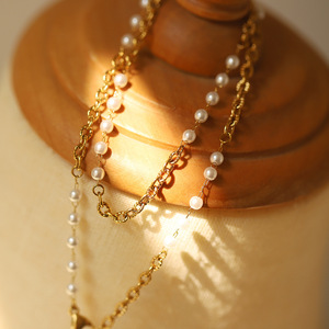 สร้อยคอจี้รูปทรงเรขาคณิตเล็กประดับมุกเทียม โซ่สแตนเลสชุบทอง ดีไซน์ทันสมัยสำหรับผู้หญิง - Product Image 2