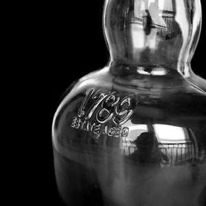 Botella de vino de cristal redonda de lujo de 700ML de altura, patrón láser personalizado, tapón de rosca de corcho Natural, serigrafía empaquetada en caja - Product Image 2