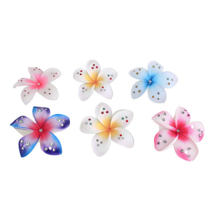 Fermaglio per capelli a forma di fiore di frangipani colorato effetto gelatina da 8 cm con strass - Product Image 1