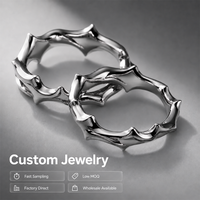 Bague pour homme Yogoo personnalisée en acier inoxydable avec épines gothiques, vente en gros de bagues punk pour fabricants de bijoux hip-hop B2B