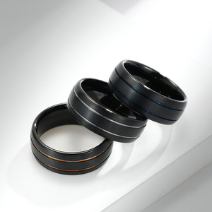 Anillo de Acero de Tungsteno de 8mm con Doble Ranura, Acabado Mate Negro Cepillado, Elegante, para Hombre, Bicolor, Resistente a Arañazos, con Índice Chapado en Oro - Product Image 2