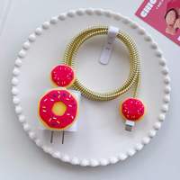Cargador con Cable Enrollable y Estuche para Cables USB de 18W/20W, Diseño de Donuts, Protector de Cable, Carga Rápida, 1 Año de Garantía