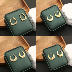 Pendientes de <span class=keywords><strong>Aro</strong></span> en Forma de U de Tungsteno de Lujo Vintage, Chapado en Oro de 18K, Diseño Original Unisex Elegante de Alta Gama - Product Image 2