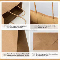 Sac en papier kraft gaufré à bon prix, sac de shopping personnalisé en papier brun avec poignée