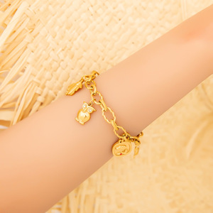 สร้อยข้อมือแฟชั่นชาร์ม ชุบทอง 18K จี้รูปหัวใจหมี ของขวัญสำหรับทุกเพศทุกวัย เครื่องประดับจากเมืองอี้หวู่ - Product Image 4