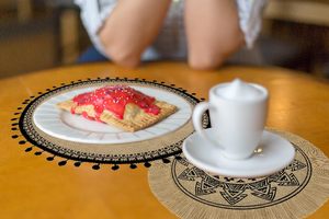 Set di Tovagliette di Lusso per Matrimoni, Moderne Tovagliette in Juta per Colazione e Cucina, Resistenti al Calore, Design Ispirato all'Estate - Product Image 5