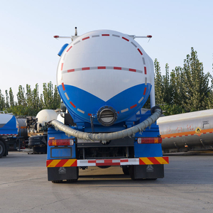 Autocisterna per vuoto HOWO da 8000 litri, autocisterna aspirante da 2000L a 10000L per fanghi e acque reflue - Product Image 5