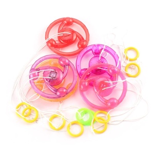 2026 Vente en gros Jouet sifflet lumineux en plastique pour enfants, Gyroscope classique, Soucoupe volante clignotante et <span class=keywords><strong>lumineuse</strong></span>, Souvenir d'enfance - Product Image 3