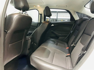 <span class=keywords><strong>Ford</strong></span> <span class=keywords><strong>Focus</strong></span> <span class=keywords><strong>2016</strong></span> Berlina 1.6L Automatica Guida a Sinistra Pneumatici R16 Auto Usata Vendita all'Ingrosso - Product Image 3