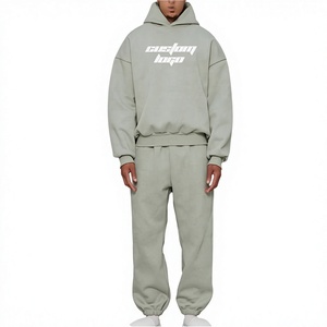 Ensemble de survêtement pour homme à capuche en deux pièces, gris, sweat-shirt et pantalon en coton, coupe classique avec logo imprimé sur le devant, décontracté, polaire pour l'hiver - Product Image 1